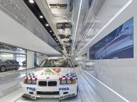 豪华汽车展厅室内展览展示效果-2212-06